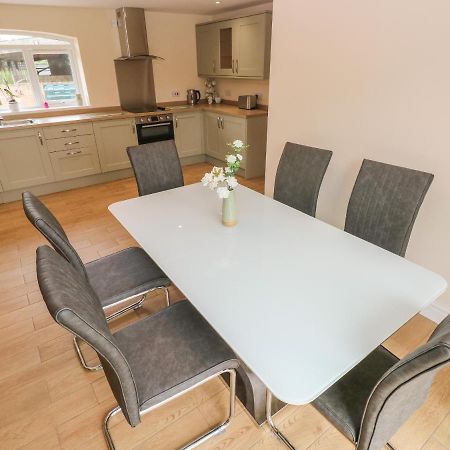 Woodpecker Barn Villa Pontyclun Kültér fotó